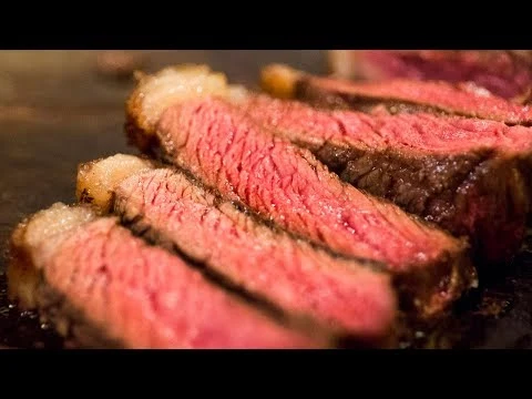 Carne fatiada em uma cena do Festival Churrasqueadas